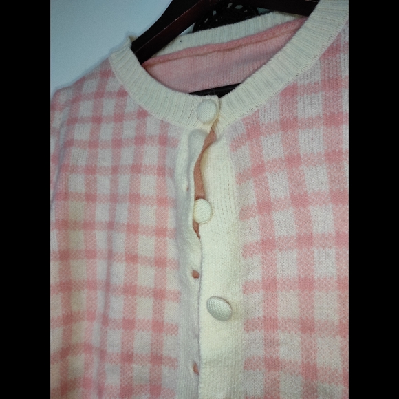 ❌SOLD❌ Knitted Cardigan (K-Drama Inspired) - Picture 2 of 14